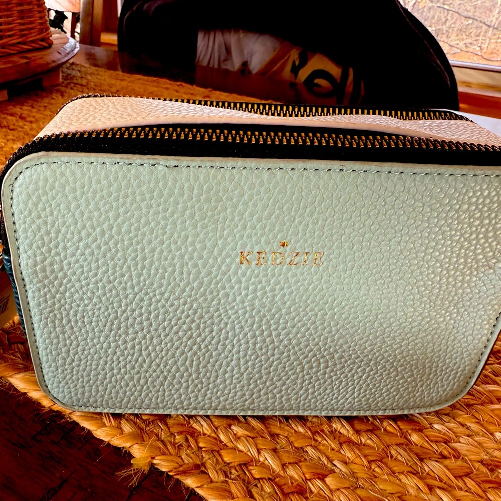 Kedzie crossbody